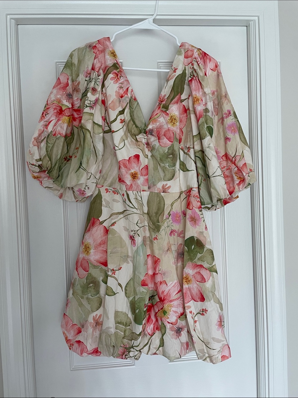 H&M Floral Puff-Sleeve V-Neck Dress size medium